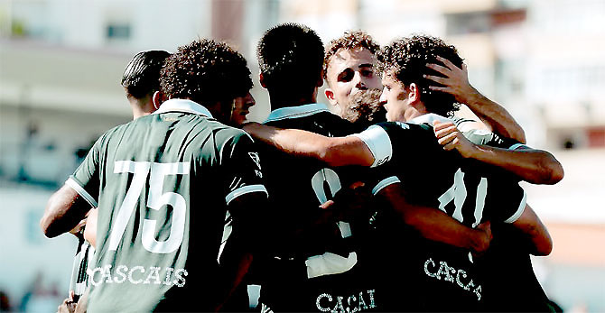 Goleada dos “AA” do Dramático de Cascais vitórias do Carcavelos e do Estoril nos dérbis * Tires vence pela segunda vez consecutiva(T)