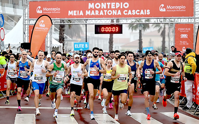 Mais de 12 mil atletas correram a “Meia Maratona de Cascais 2026”(T)